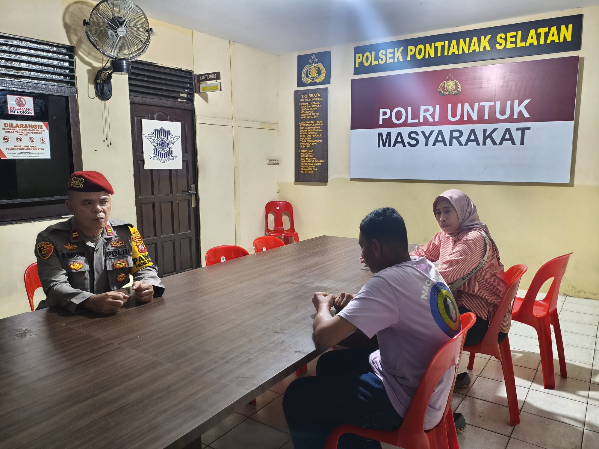 Polisi Hadir Sebagai Sahabat, Kapolsek Pontianak Selatan Mediasi Konflik Anak dan Ayah