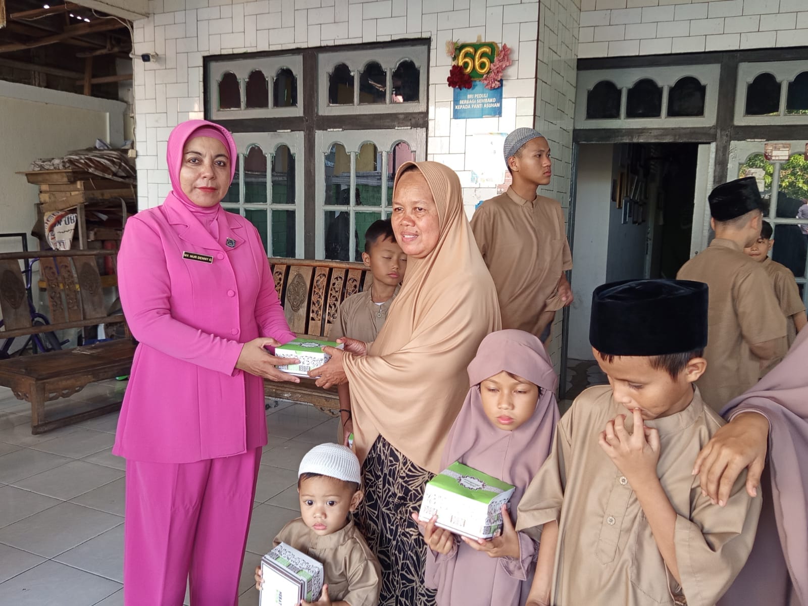 Ramadan Penuh Makna, Kapolsek dan Bhayangkari Pererat Silaturahmi Lewat Aksi Sosial