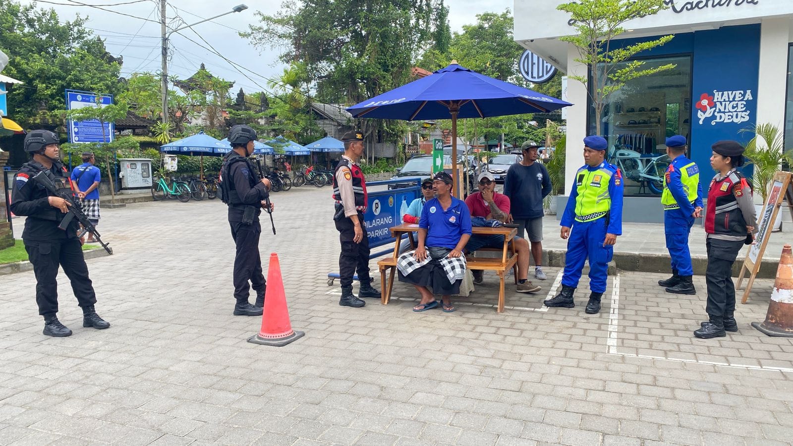 Wujud Kehadiran Negara dalam Harkamtibmas, Polda Bali Patroli di Kawasan Wisata