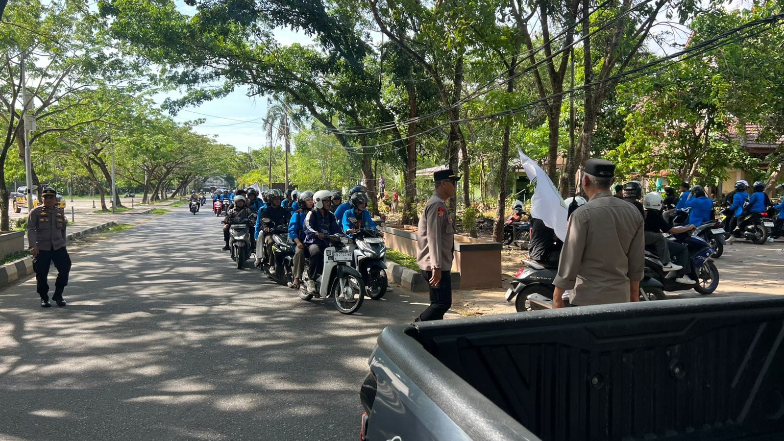 Polisi Kawal Ketat Demo Mahasiswa Universitas PGRI Pontianak di DPRD Kalbar