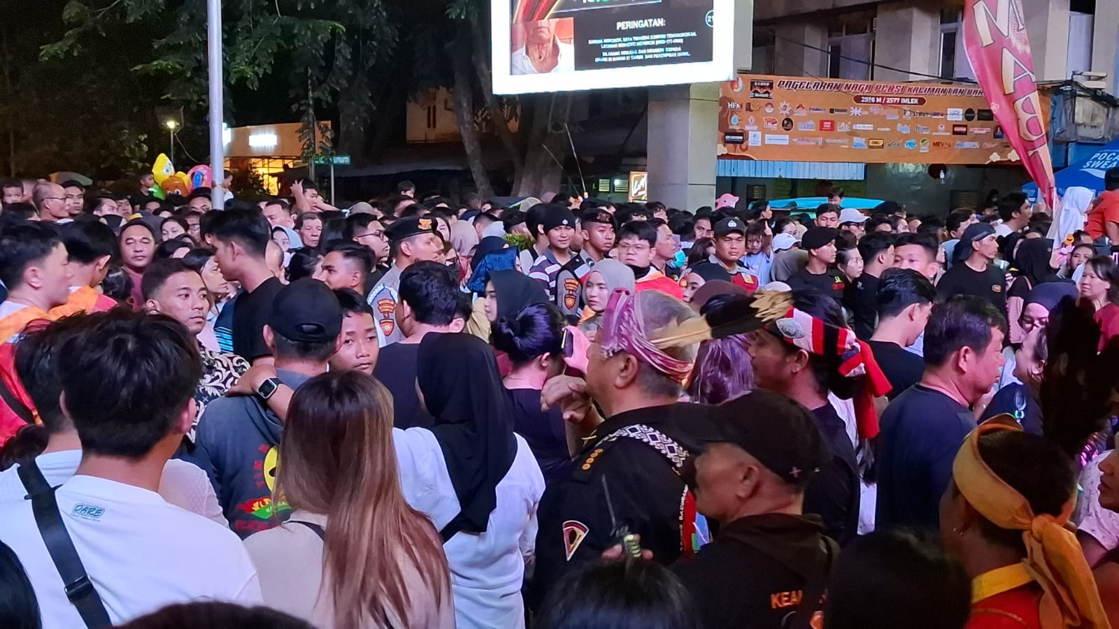Pengamanan Ketat, 755 Personel Gabungan Jaga Festival Naga Bersinar di Malam Cap Go Meh 2577