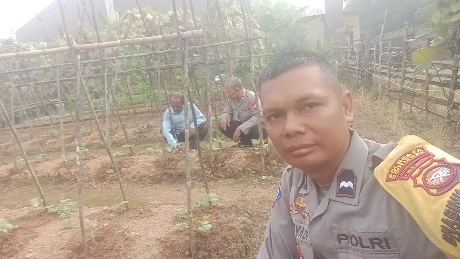 Kanit Binmas Polsek Pontianak Timur Kunjungi Warga Petani di Kelurahan Saigon
