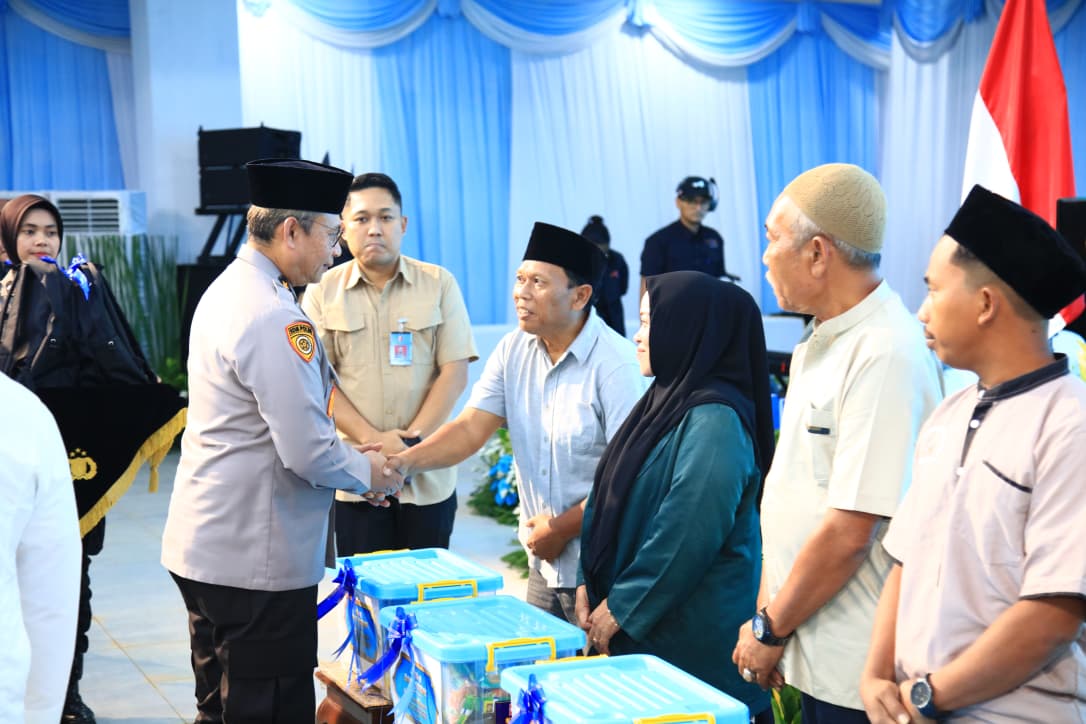 Progres SMA Kemala Taruna Bhayangkara di Bogor Tembus 60 Persen, Polri Gelar Buka Puasa dengan Warga Gunung Sindur