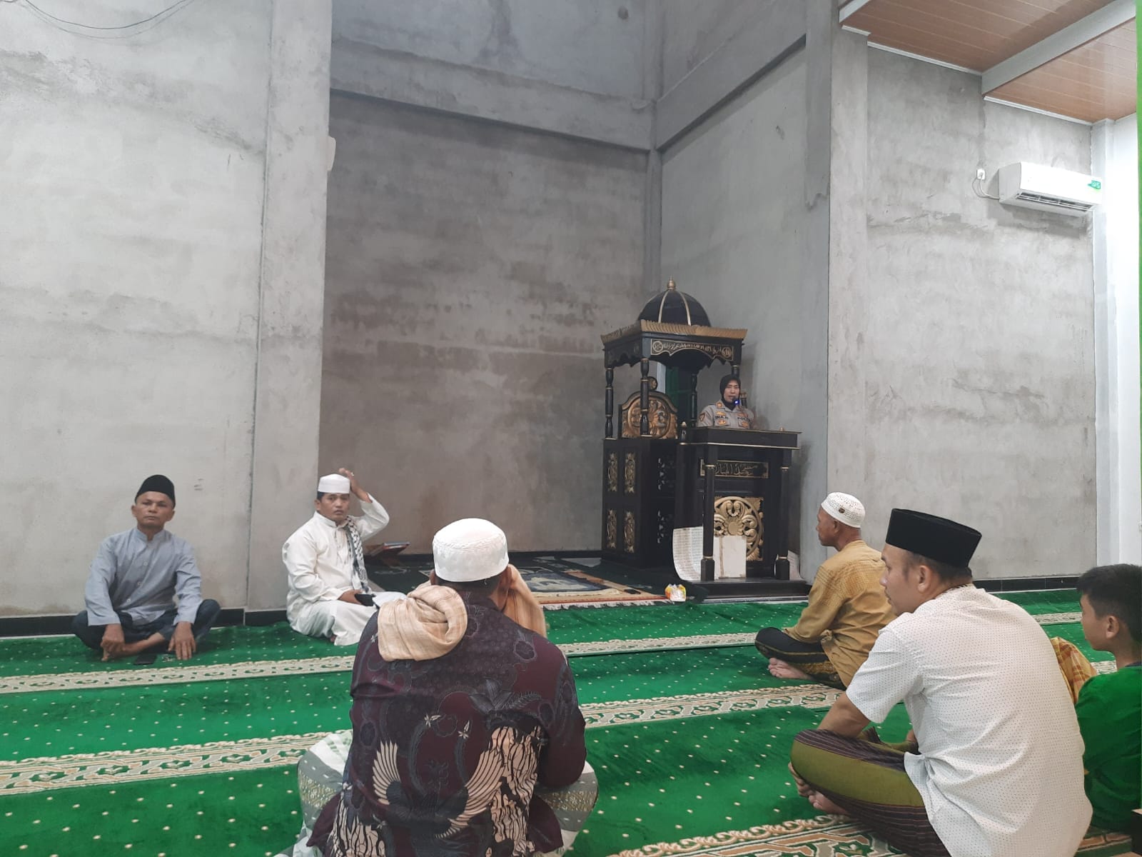 Kapolsek Pontianak Selatan Sampaikan Pesan Kamtibmas dalam Kultum Tarawih