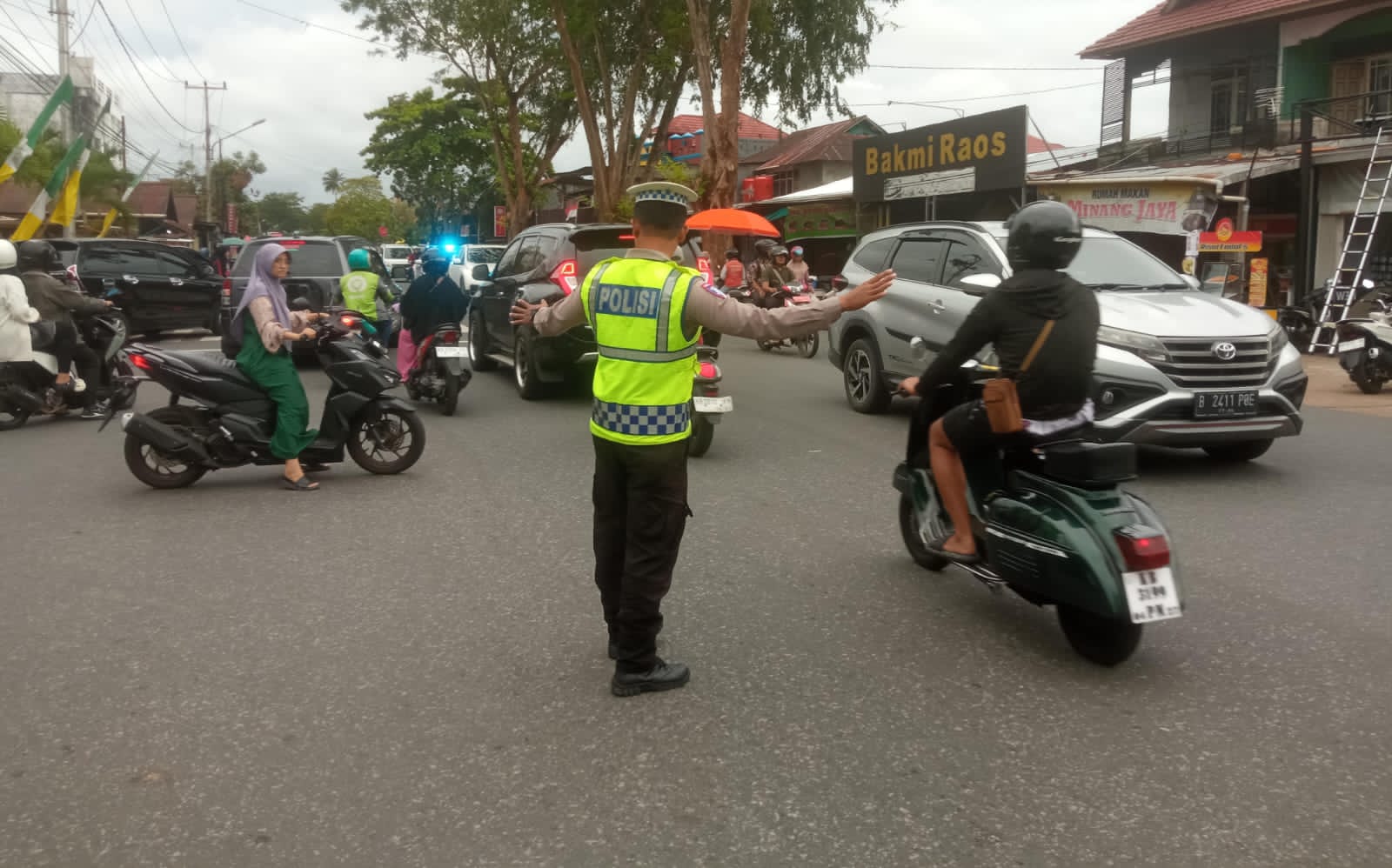 Polsek Pontianak Kota Lakukan Pengamanan untuk Antisipasi Keramaian Pasar Juadah