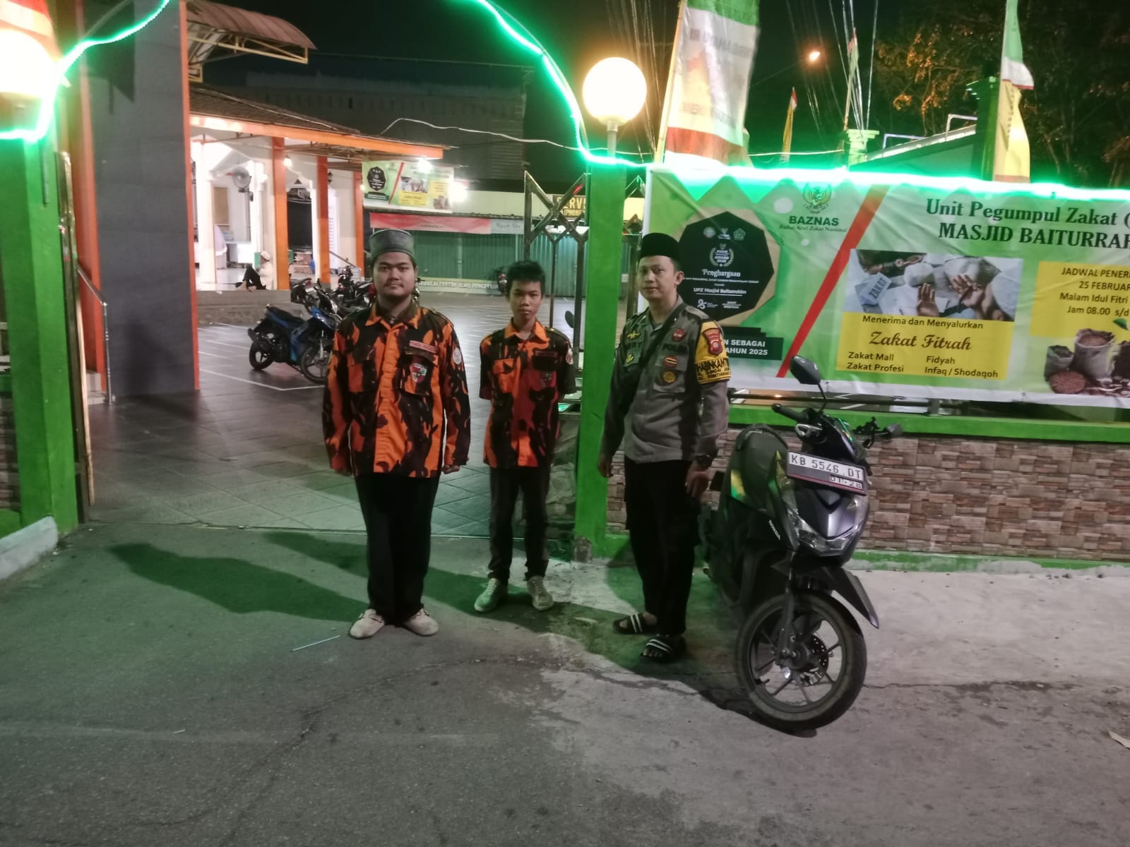 Polsek Pontianak Barat Siaga Amankan Jamaah Salat Tarawih