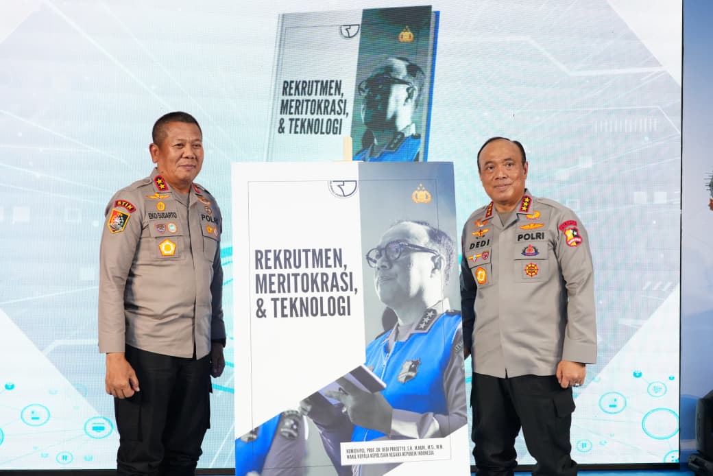 Dorong Kebijakan Presisi Berbasis Data, Wakapolri Komjen Pol. Dedi Prasetyo Luncurkan Dua Buku Strategis