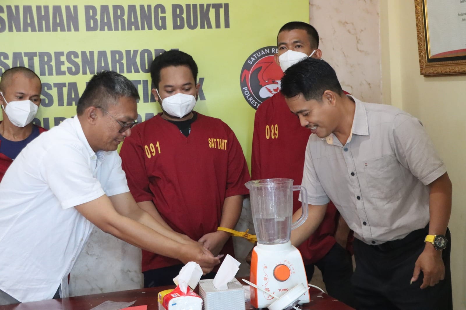 Satresnarkoba Polresta Pontianak Musnahkan Sabu dan Ekstasi Barang Bukti Perkara Narkoba