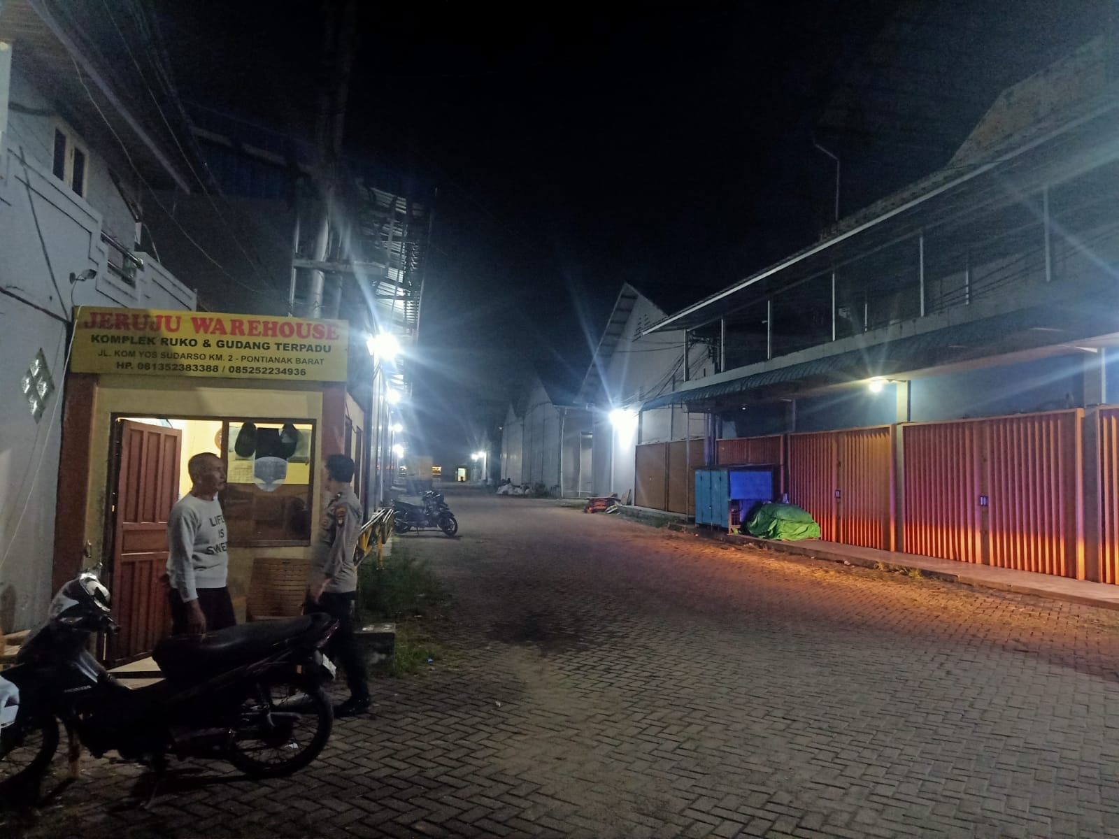 Tingkatkan Keamanan Lingkungan, Personel Enggang Polsek Pontianak Barat Laksanakan Patroli