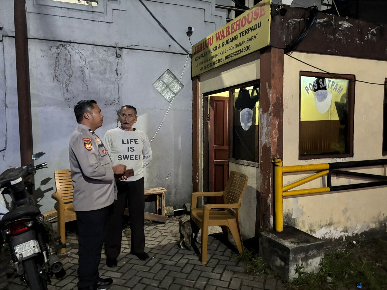 Personel Enggang Polsek Pontianak Barat Patroli dan Sampaikan Imbauan Kamtibmas kepada Security