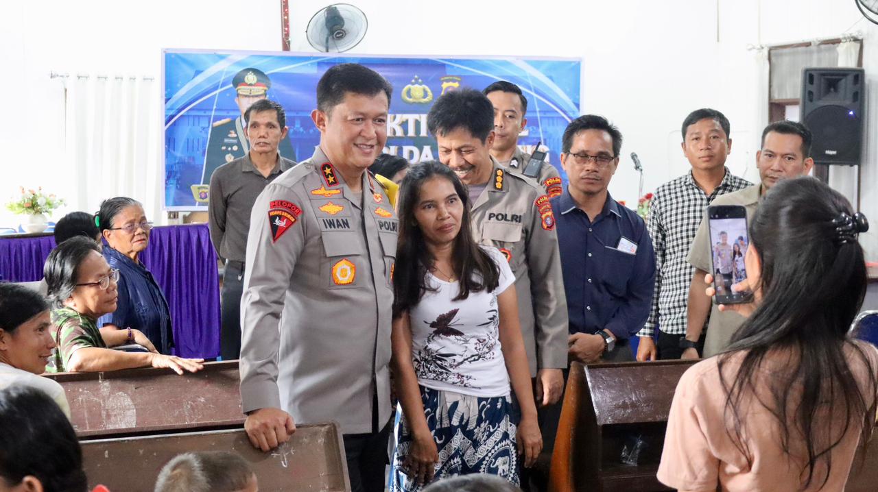 Kapolda Kalteng Salurkan Tali Asih bagi Jamaat Gereja GKE Panenga, Perkuat Hubungan dengan Masyarakat