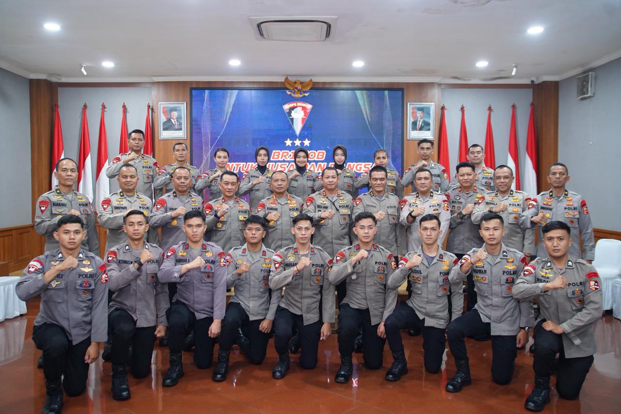 21 Personel Brimob Perkuat Timnas Indonesia di Kejuaraan Dunia Indoor Skydiving 2026 di Prancis