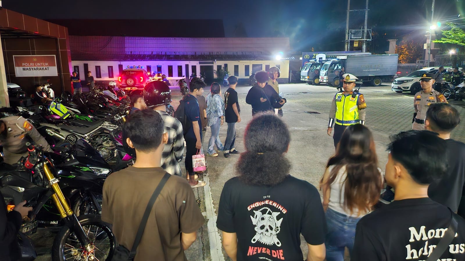 Polresta Pontianak Intensifkan Patroli Skala Besar dan Blue Light Patrol, Cegah Balap Liar dan Gangguan Kamtibmas