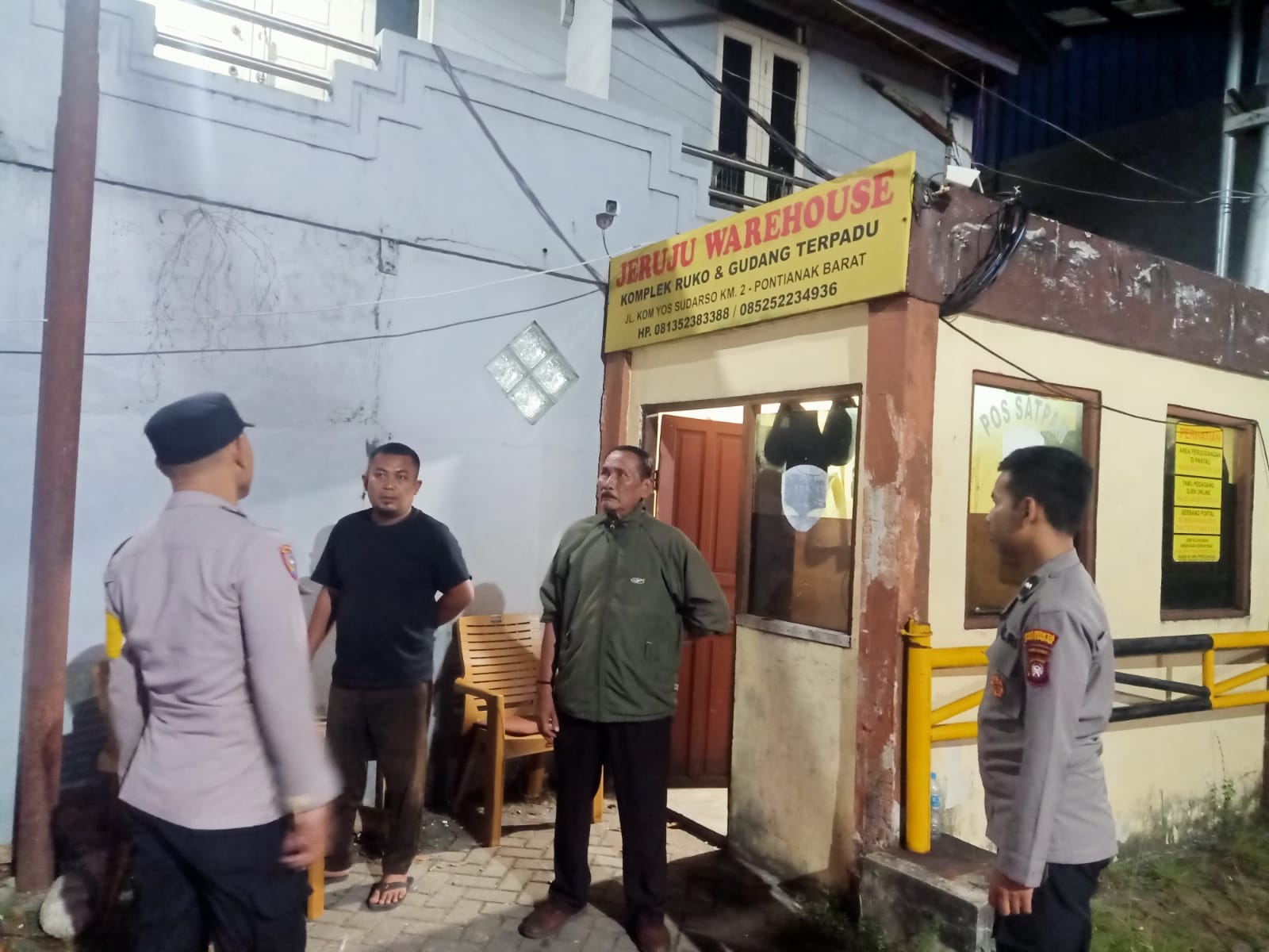Polsek Pontianak Barat Gencarkan Patroli Malam Minggu, Sampaikan Pesan Kamtibmas ke Warga