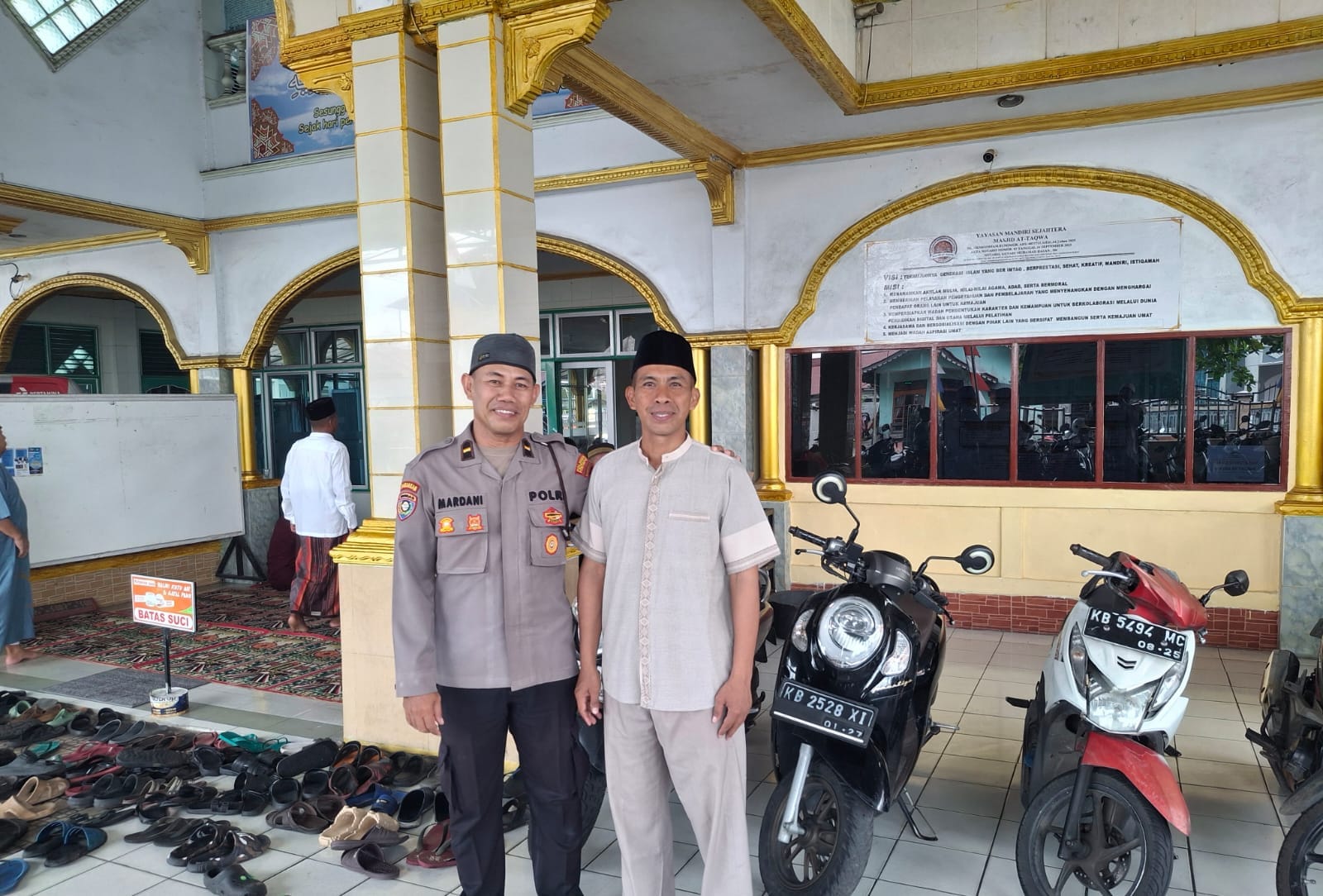 Polsek Pontianak Barat Siagakan Personel, Pengamanan Shalat Jumat Berlangsung Aman dan Kondusif