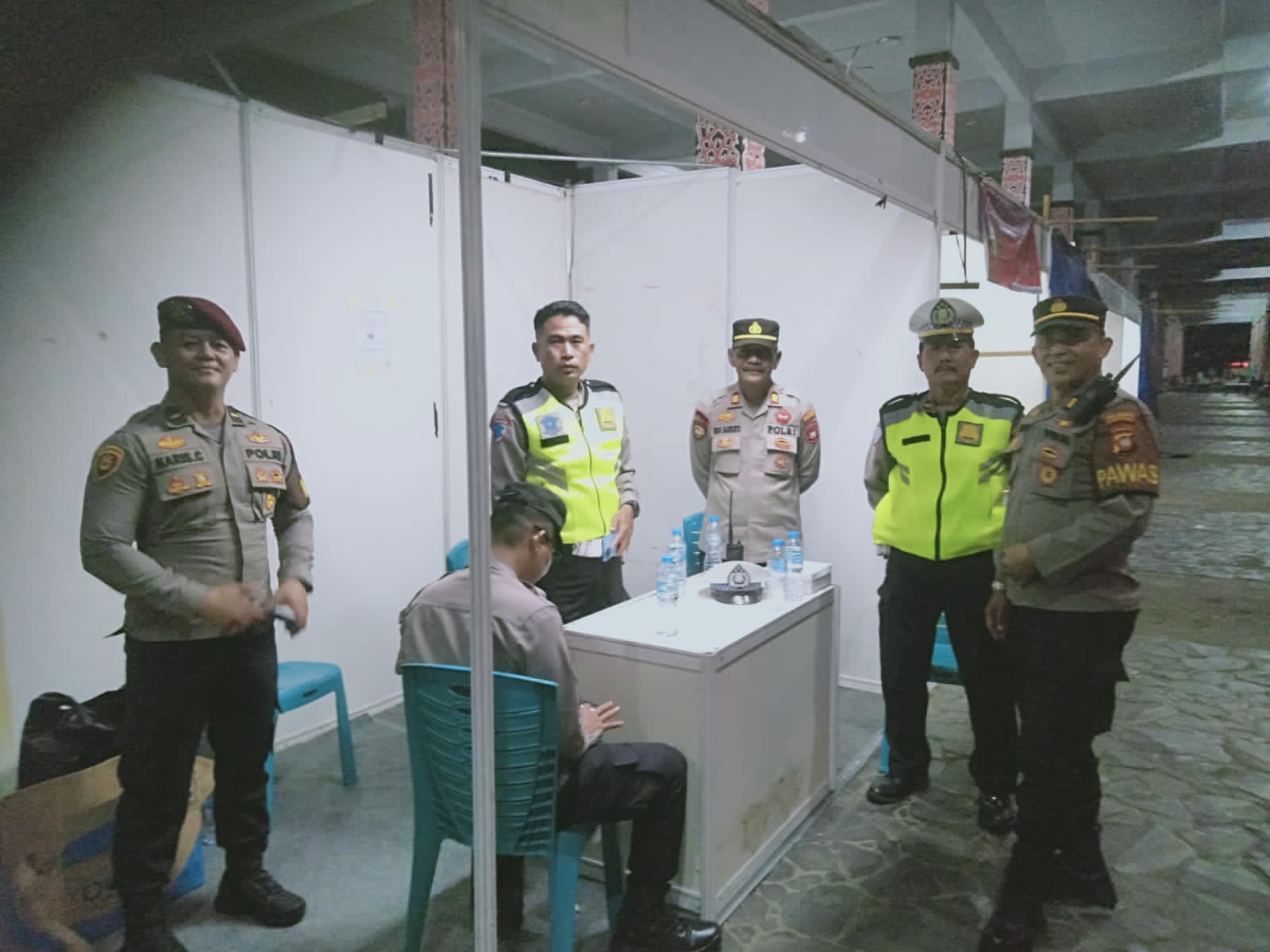 Polsek Pontianak Kota Bersama Polresta Pontianak Laksanakan Pengamanan Adat Ngalanjukatn, Rangkaian Kegiatan Naik Dango ke-3 Tahun 2026