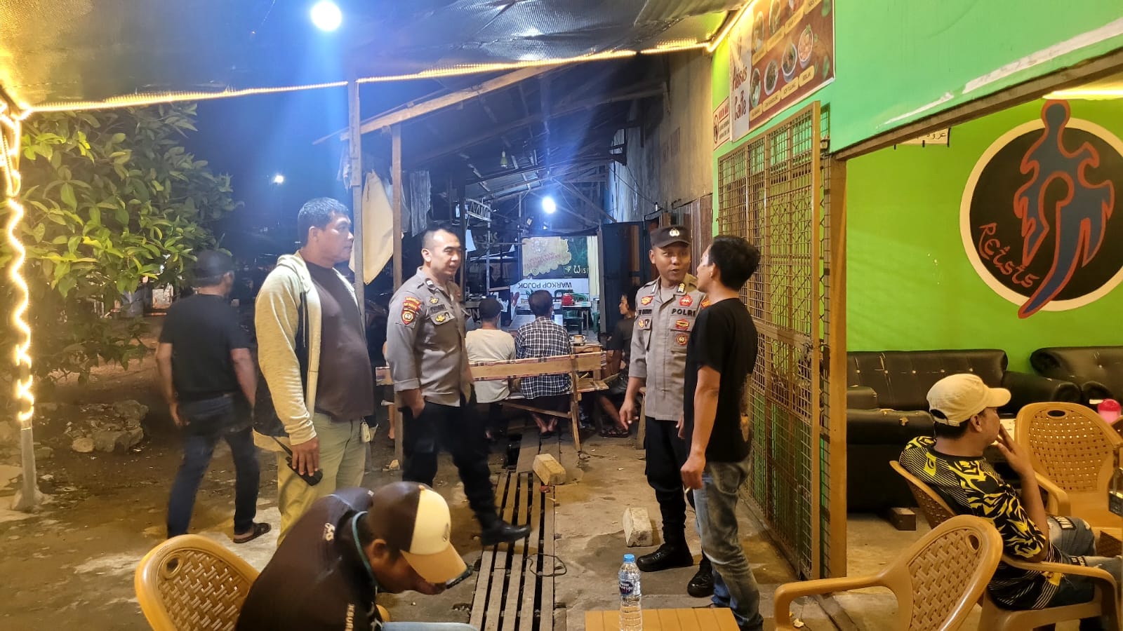 Patroli Sambang Polsek Pontianak Utara, Ajak Warga Aktif Jaga Keamanan Lingkungan