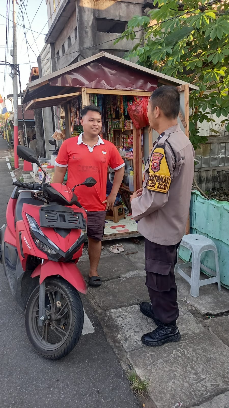 Hadir di Tengah Masyarakat, Bhabinkamtibmas Sei Jawi Dalam Ajak Warga Jaga Keamanan Lingkungan