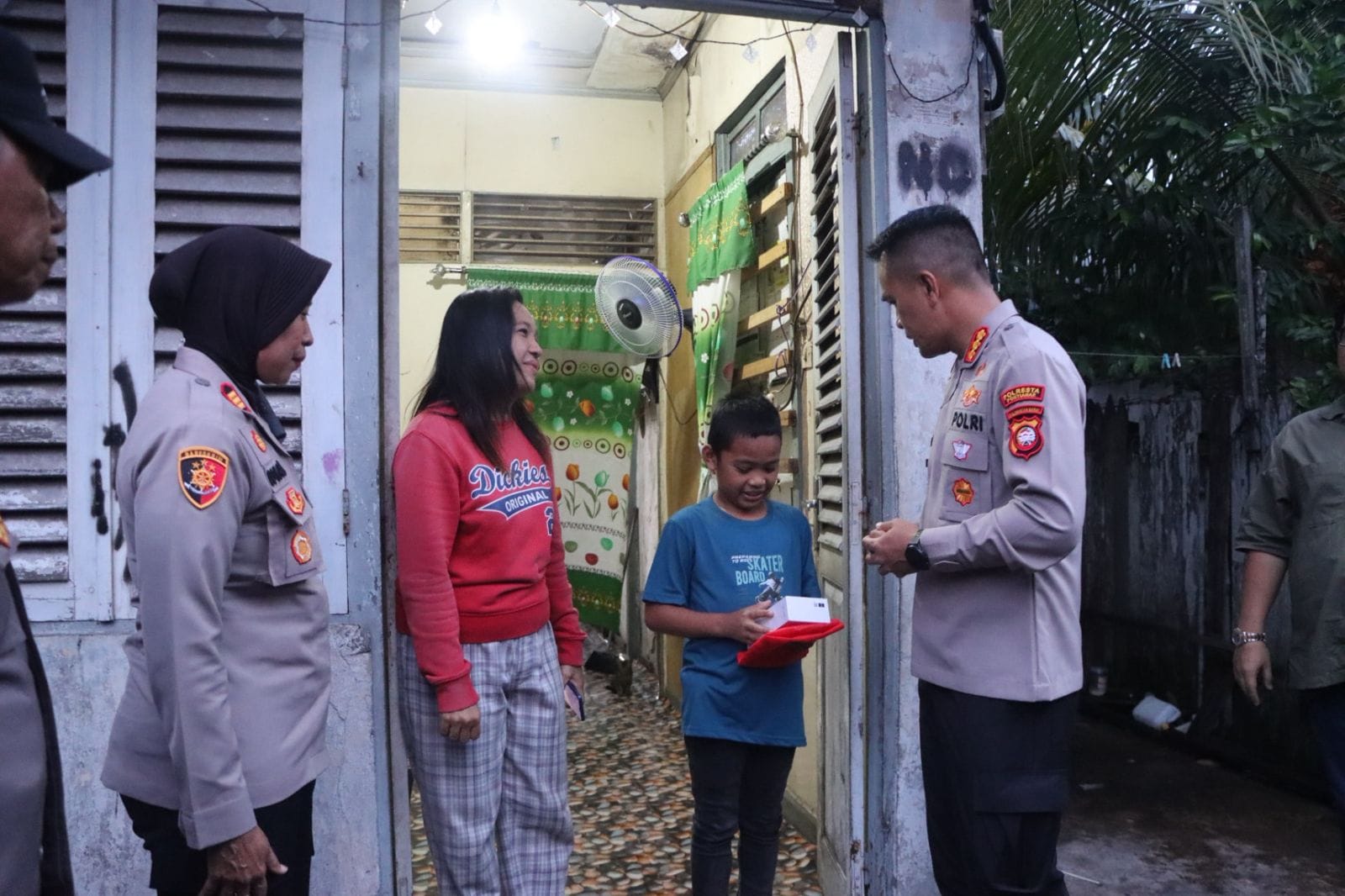 Anak Korban Jambret Dapat Bantuan dan Dukungan dari Kapolresta Pontianak