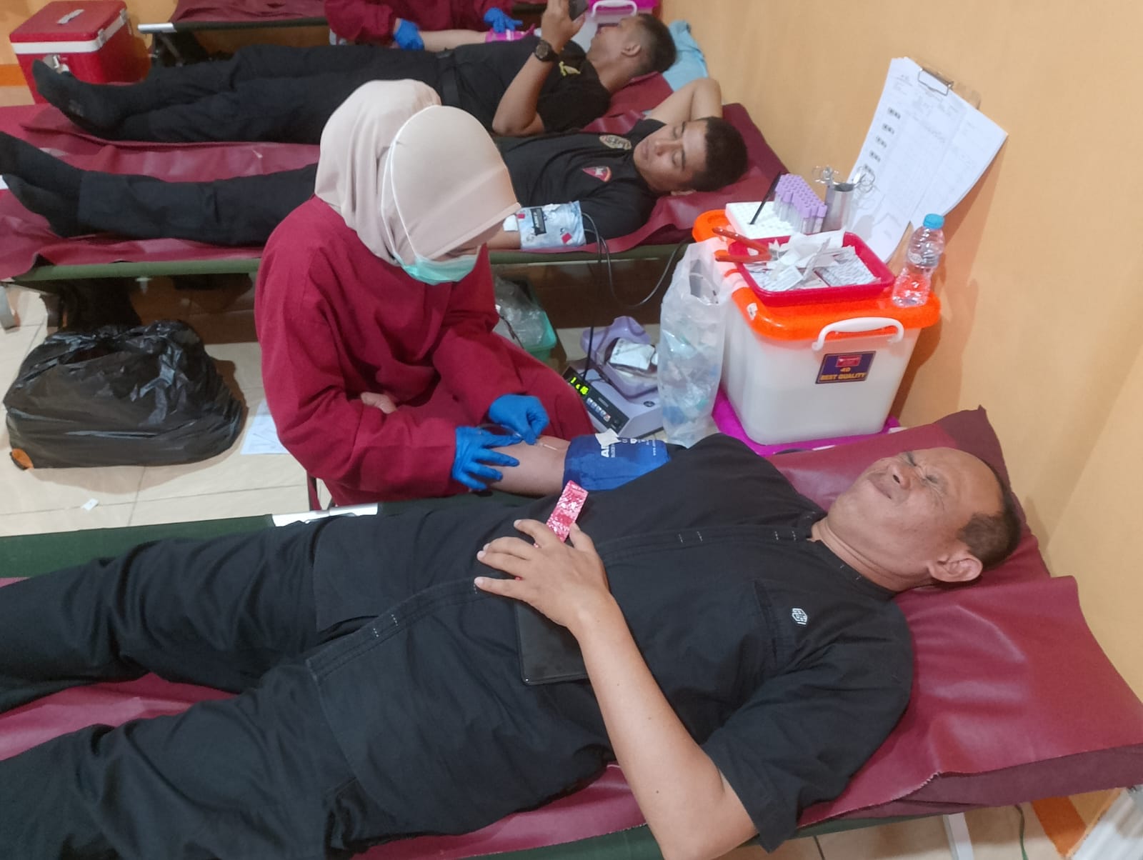 HUT ke-27 Harian Berkat, Polresta Pontianak Turut Gelar Donor Darah