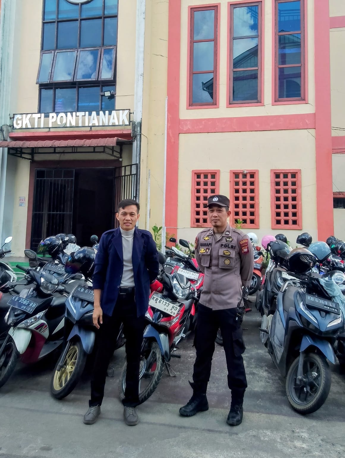 Antisipasi Gangguan Kamtibmas, Polsek Pontianak Barat laksanakan Patroli di Gereja-gereja saat Ibadah Minggu