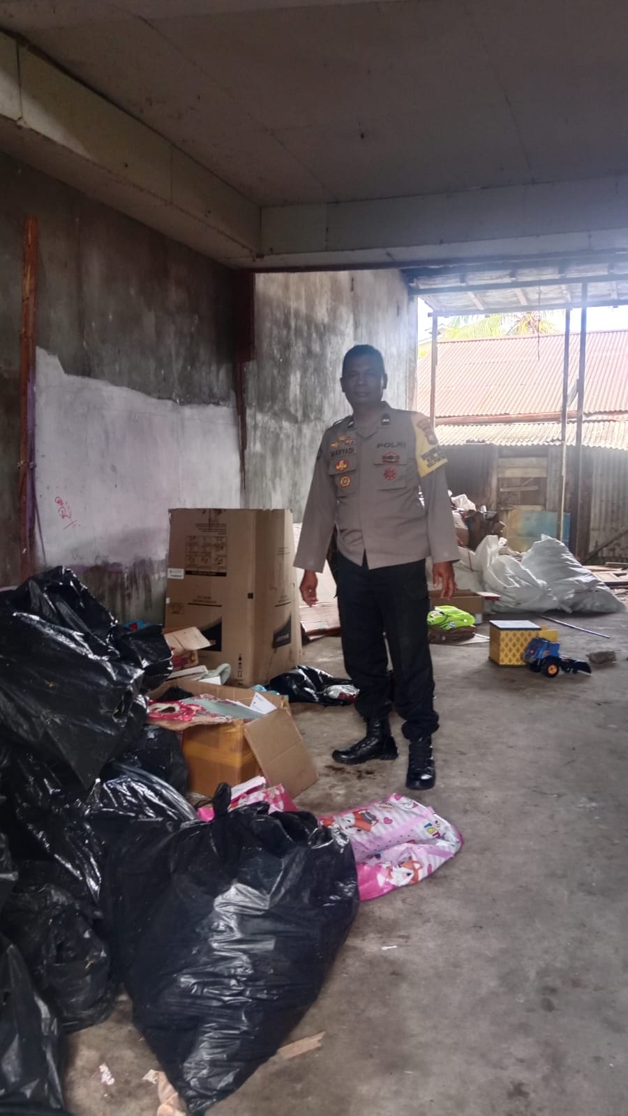 Tindak Lanjut Laporan Warga, Bhabinkamtibmas Saigon Datangi Ruko Penyimpanan Barang Bekas