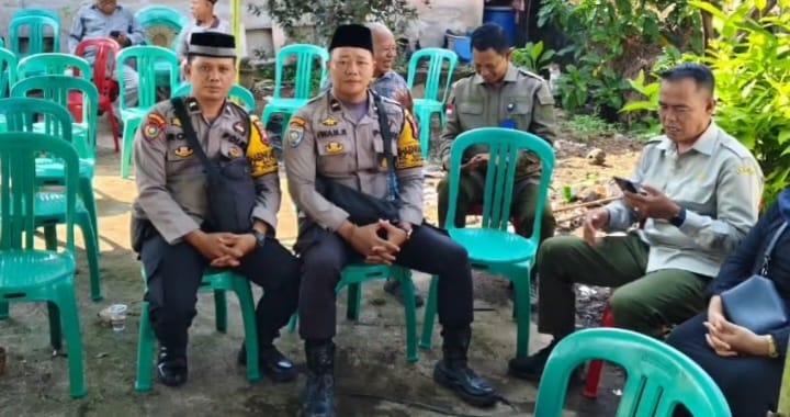 Peduli Warga Binaan, Bhabinkamtibmas Siantan Hulu Sampaikan Belasungkawa Melalui Sambang Duka