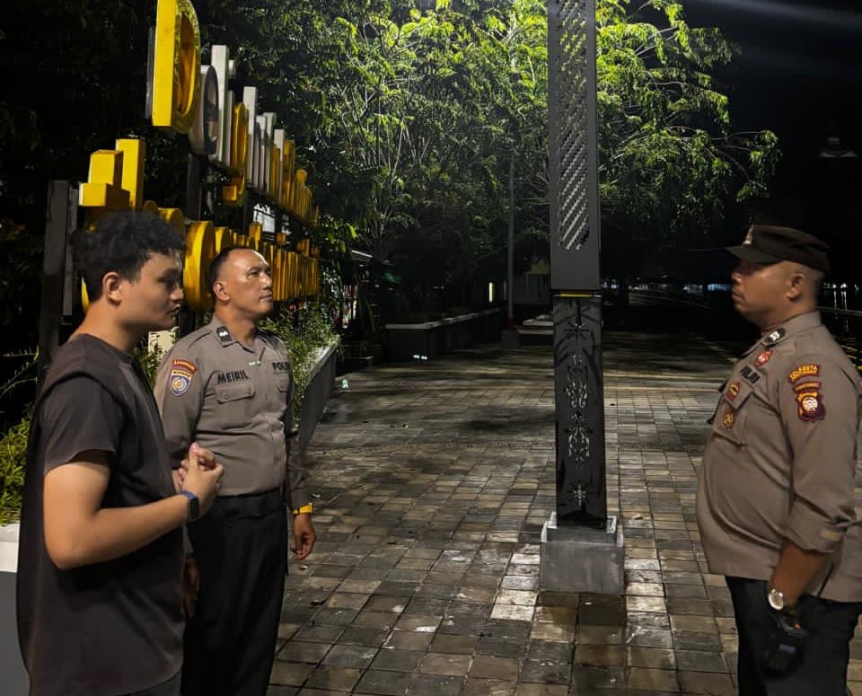 Polsek Pontianak Kota Intensifkan Patroli Malam untuk Menjaga Keamanan dan Ketertiban Warga