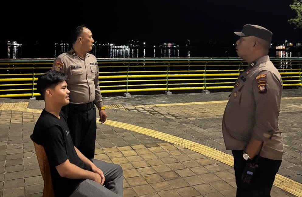 Patroli Dialogis Malam, Polsek Pontianak Kota Ajak Warga Wujudkan Kamtibmas Kondusif