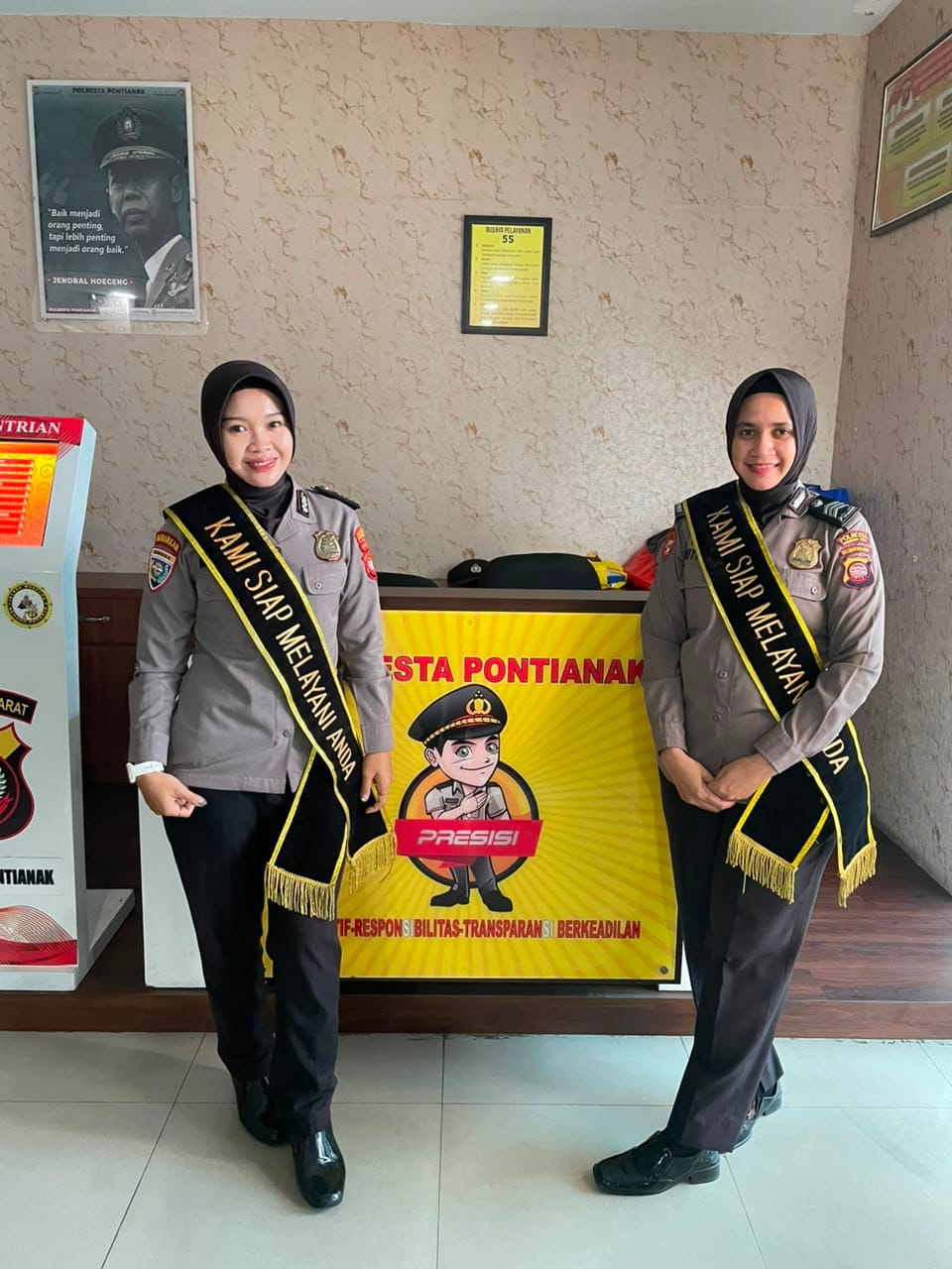 Pelayanan Ramah dan Profesional, Polwan Polresta Pontianak Optimalkan Layanan di SPKT