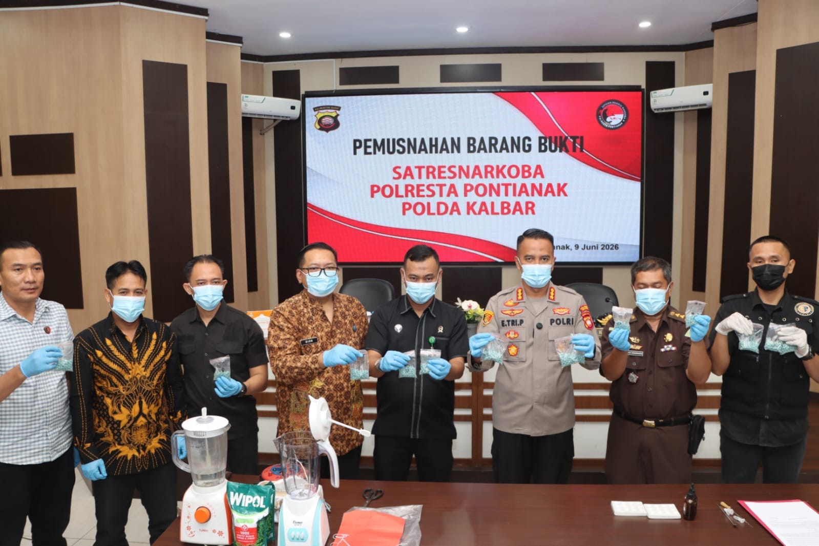 Perangi Peredaran Gelap Narkotika, Polresta Pontianak Musnahkan Ribuan Butir Ekstasi Hasil Ungkap Kasus
