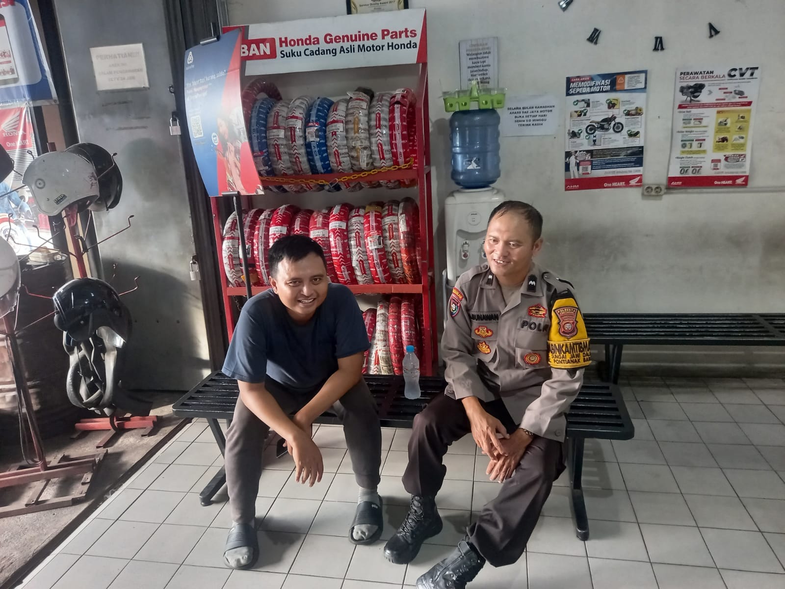 Bhabinkamtibmas Sei Jawi Dalam Gelar Patroli Dialogis, Antisipasi Pencurian Rumah dan Gangguan Kamtibmas