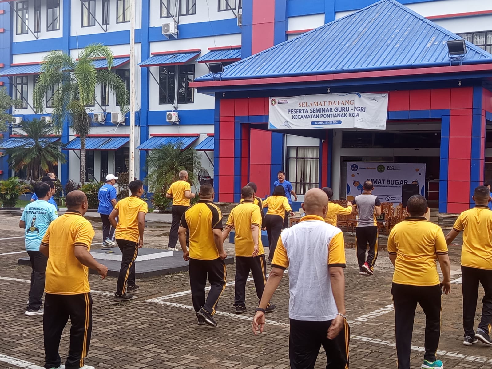 Bangun Sinergitas dan Pola Hidup Sehat, Polsek Pontianak Kota Gelar Senam Bersama Universitas PGRI Pontianak