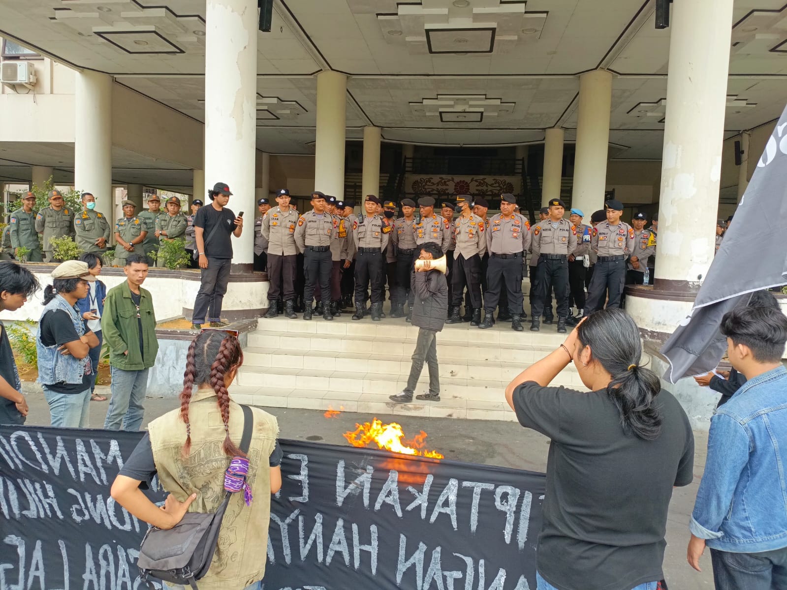 Aksi Solmadapar Berlangsung Kondusif, Polresta Pontianak Laksanakan Pengamanan Humanis