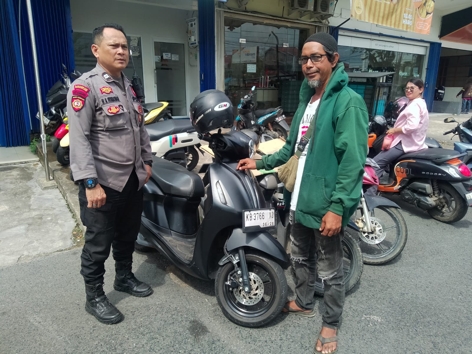 Cegah Gangguan Kamtibmas, Personel Enggang Polsek Pontianak Barat Gencarkan Patroli Dialogis