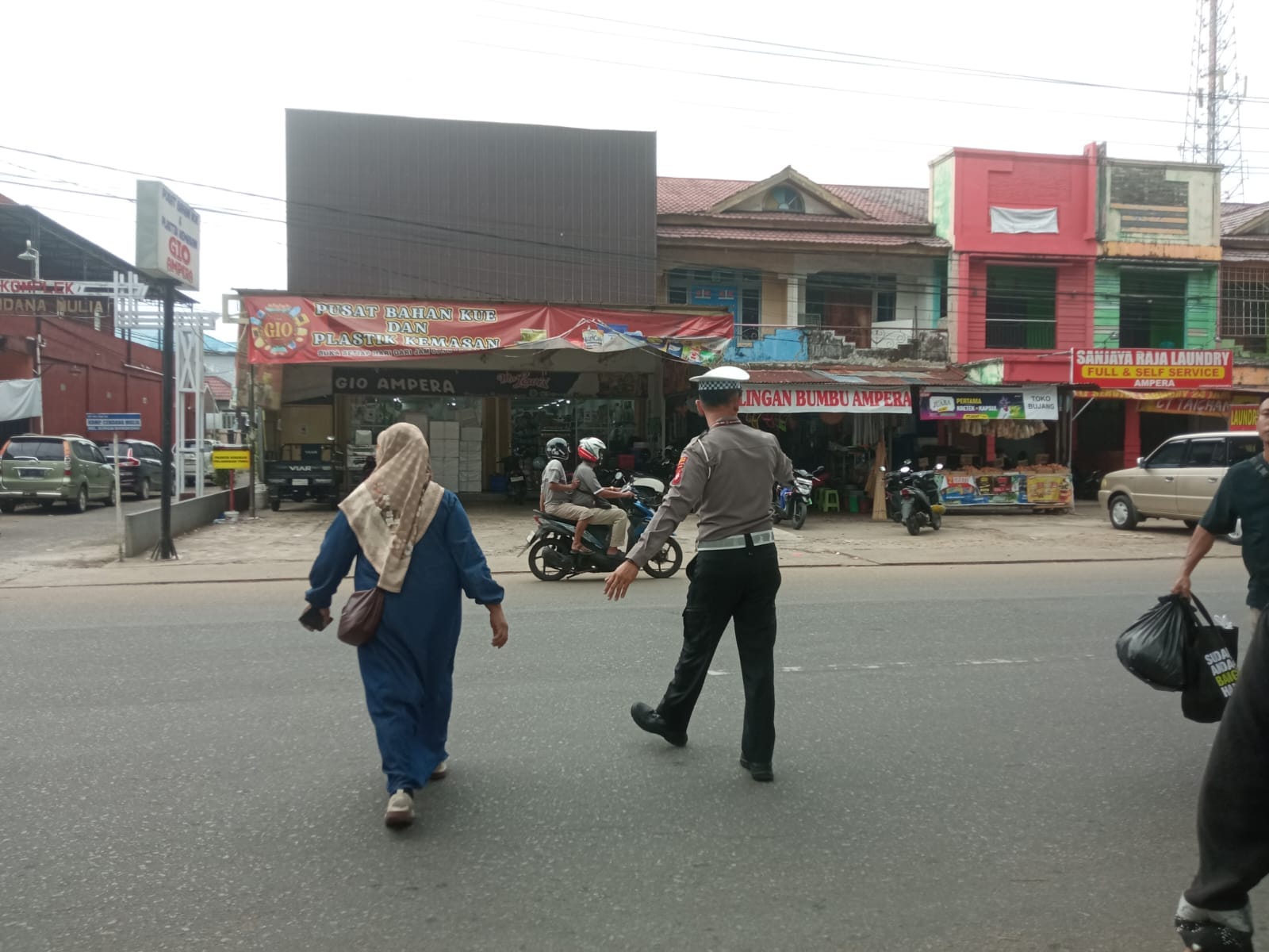 Polsek Pontianak Kota Hadir Berikan Rasa Aman pada Haul ke-13 Pendiri Pondok Pesantren Walisongo