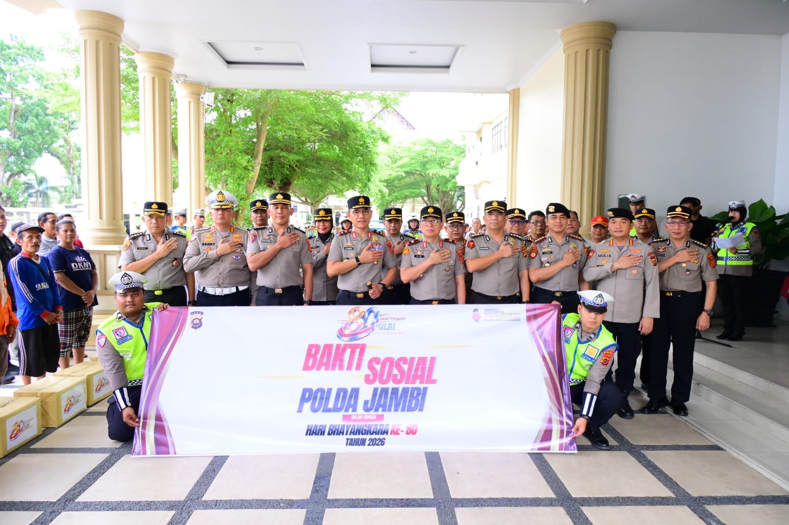 Sambut Hari Bhayangkara ke-80, Polda Jambi Distribusikan 1.000 Paket Sembako dan Berangkatkan Bantuan Sosial untuk Masyarakat