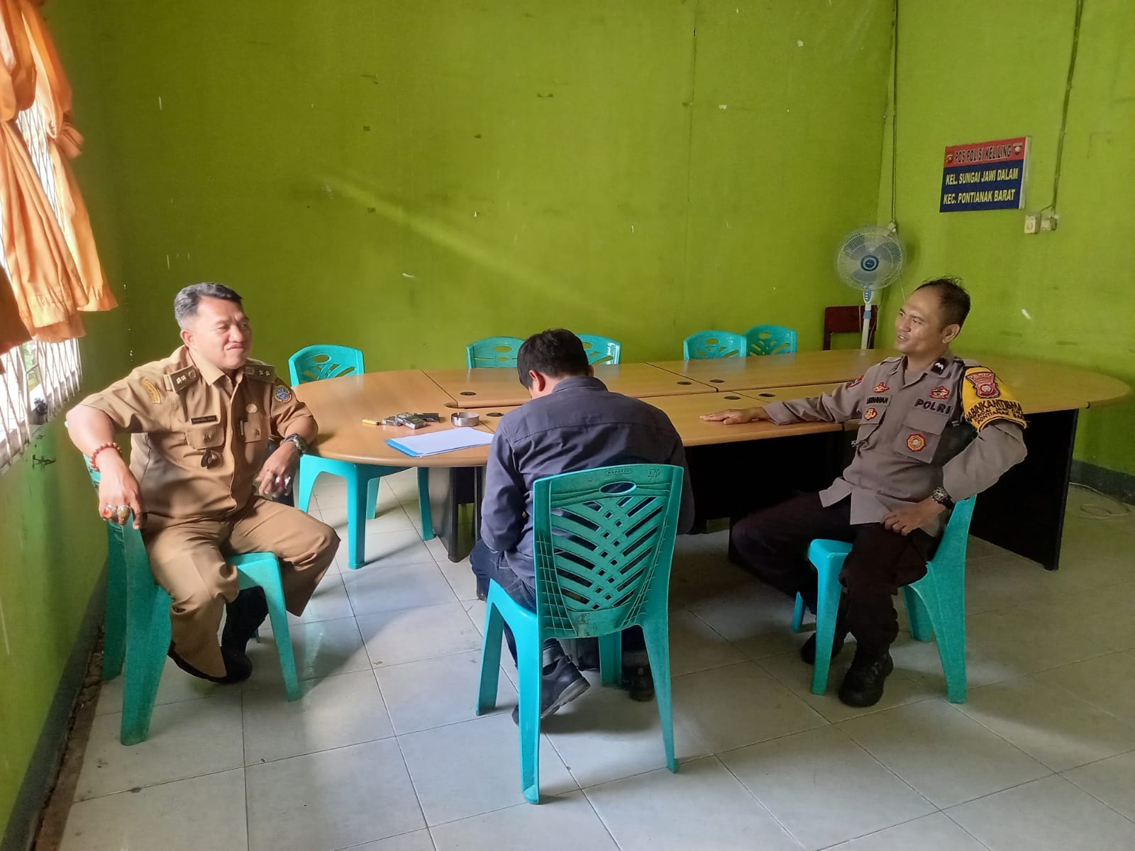 Bhabinkamtibmas Sei Jawi Dalam Laksanakan Sambang DDS, Ajak Warga Aktif Jaga Kamtibmas