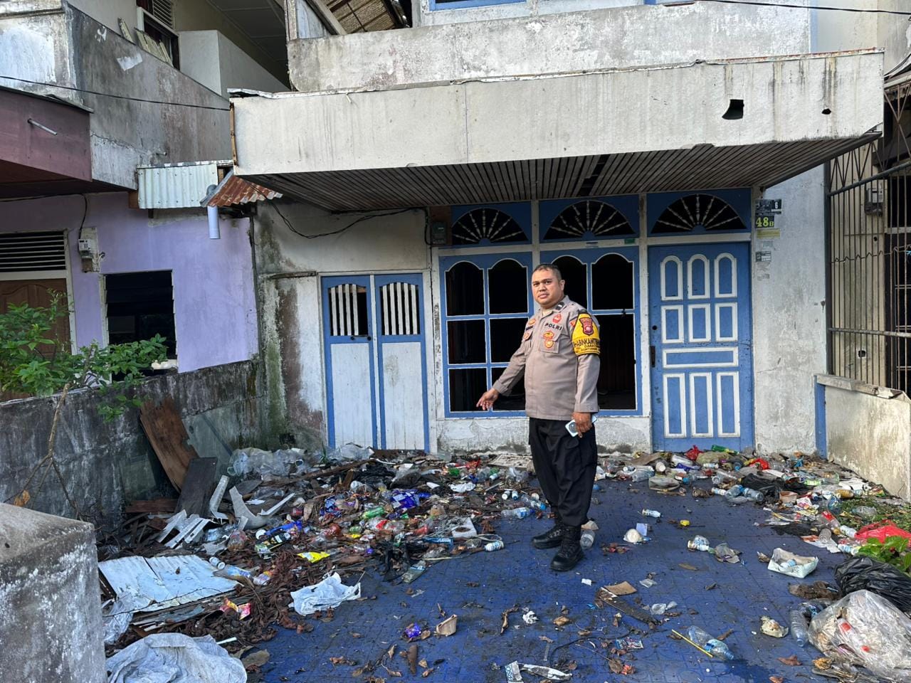 Tiga Pilar Kelurahan Darat Sekip Tindak Lanjuti Laporan Pembuangan Sampah Liar di Gang Sa'aman