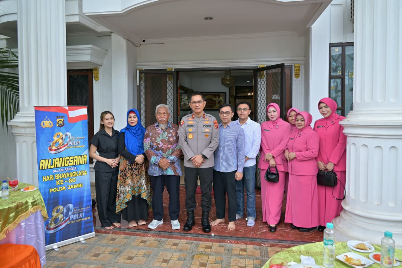 Sambut Hari Bhayangkara ke-80, Kapolda Jambi dan Bhayangkari Pererat Silaturahmi dengan Purnawirawan Polri Melalui Anjangsana