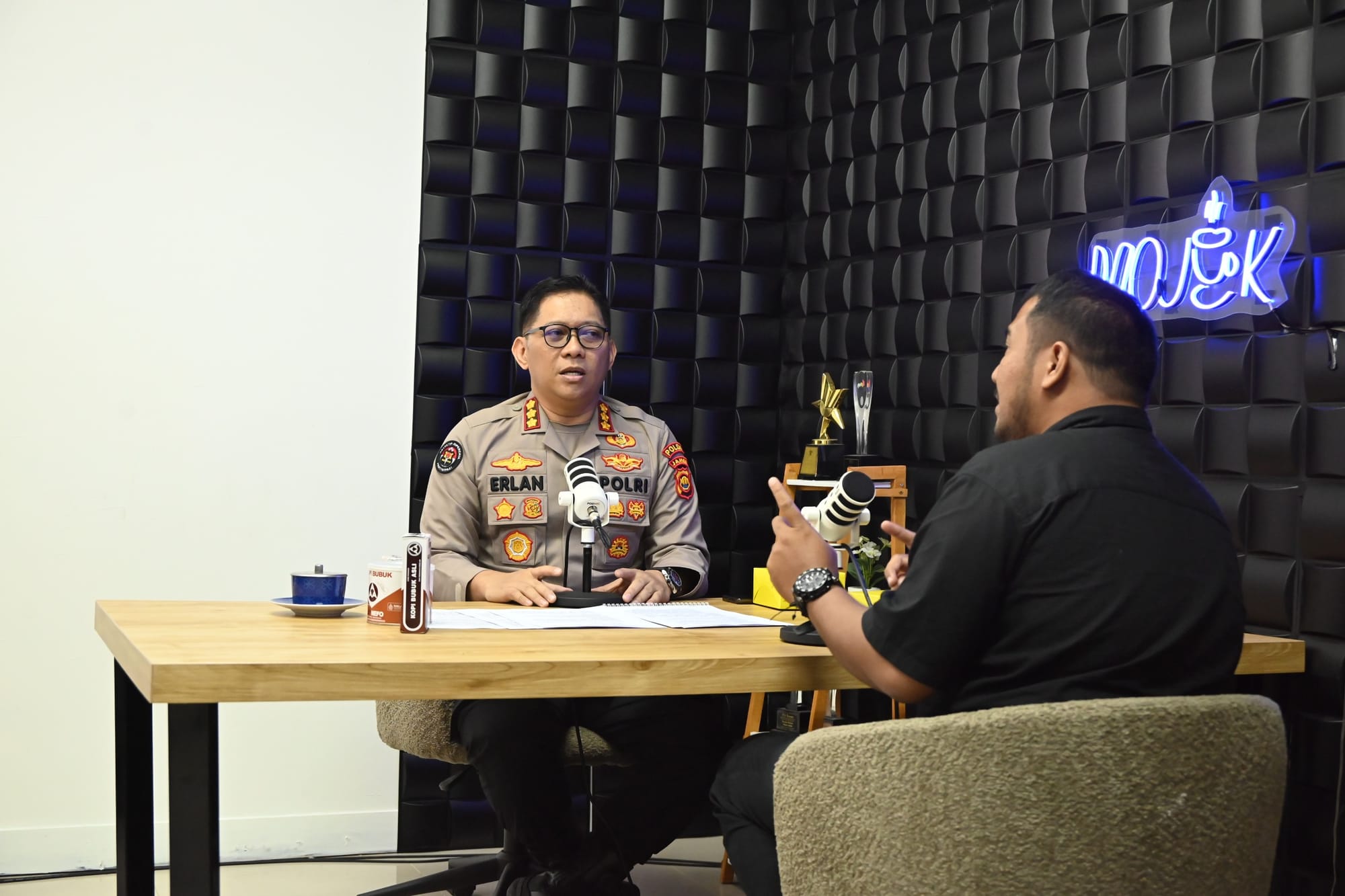 Lewat Podcast Bersama Tribun Jambi, Kabid Humas Polda Jambi Sosialisasikan Hari Bhayangkara ke-80 dan Penguatan Program Presisi