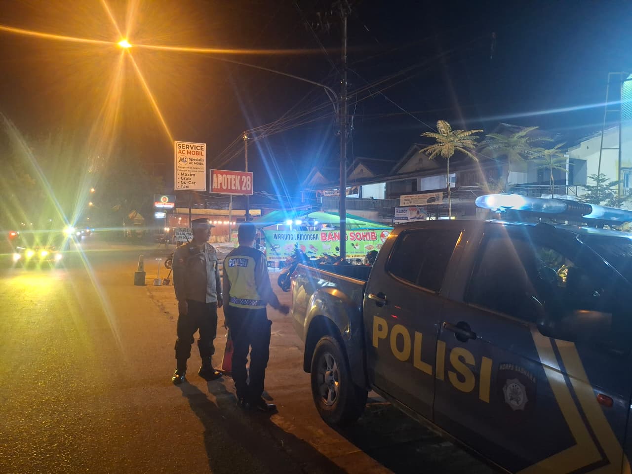 Pastikan Situasi Aman dan Kondusif, Patroli Enggang Polsek Pontianak Utara Pantau Nobar Piala Dunia