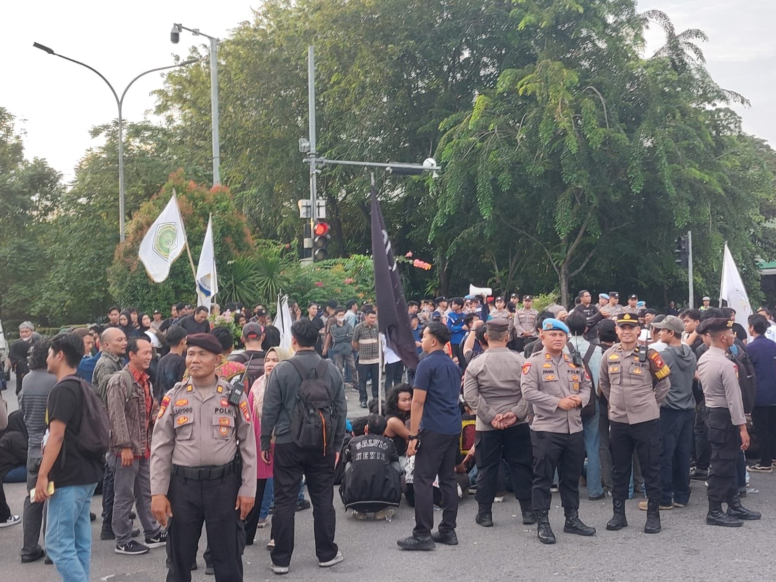 Humanis dan Profesional, Polresta Pontianak Amankan Aksi Unjuk Rasa Aliansi Masyarakat dan Mahasiswa