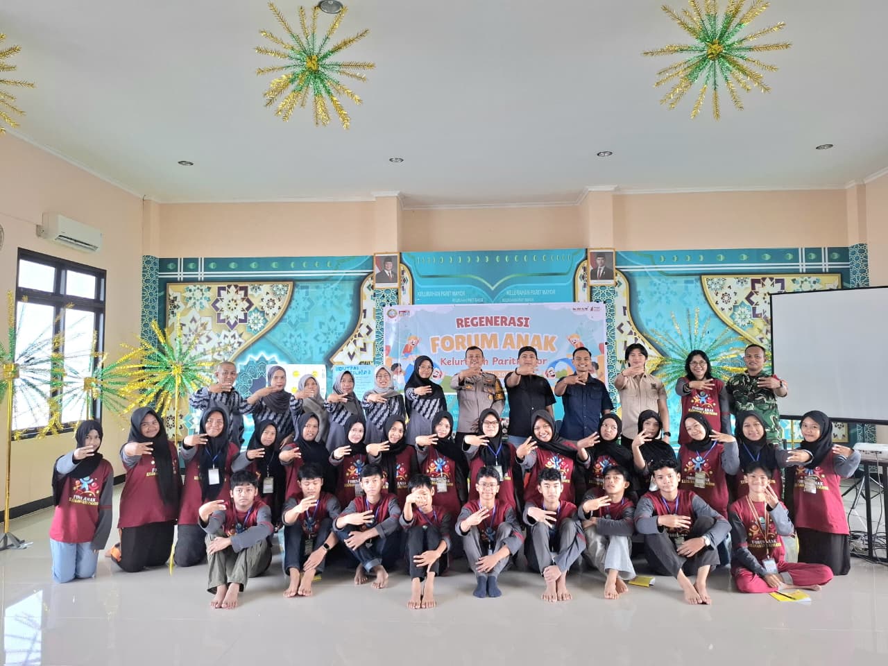 Bhabinkamtibmas Parit Mayor Hadiri Kegiatan Forum Anak di Aula Kelurahan Parit Mayor