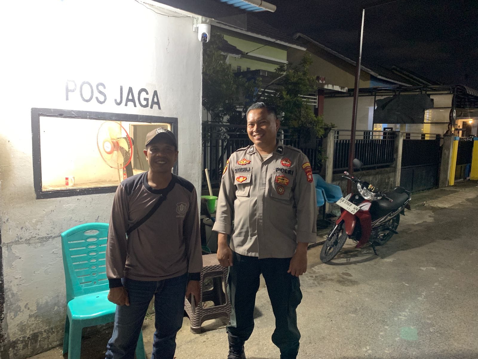 Patroli Enggang Polsek Pontianak Barat Sambangi Warga, Sampaikan Himbauan Kamtibmas untuk Cegah Gangguan Keamanan