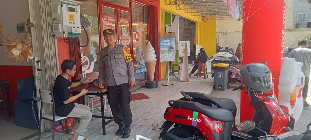 Ciptakan Situasi Kondusif, Enggang Timur Sambangi Juru Parkir Saat Patroli Kamtibmas