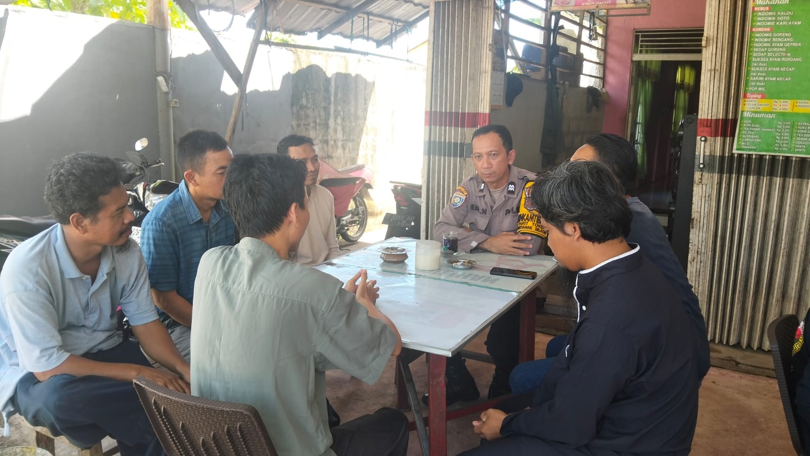 Cegah Aksi Kejahatan Berulang, Bhabinkamtibmas Parit Tokaya Dorong Penguatan Siskamling