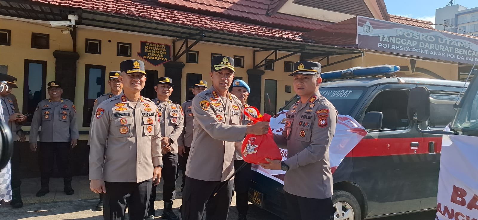 Hari Bhayangkara ke-80, Polresta Pontianak Distribusikan 1.000 Paket Sembako bagi Warga