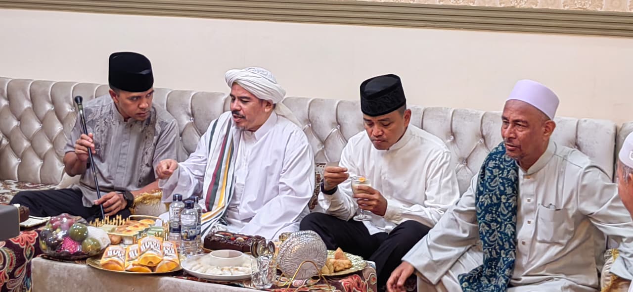 Pererat Silaturahmi dengan Ulama dan Masyarakat, Kapolresta Pontianak Hadiri Haul ke-4 Al Habib Abu Bakar bin Ali Adny Al Masyhur