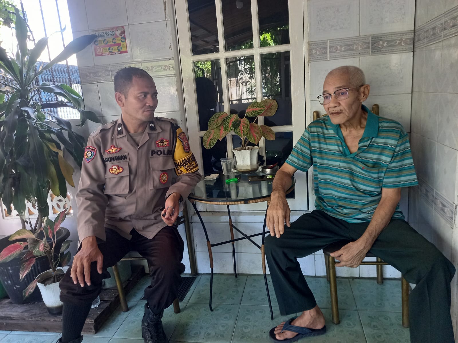 Cegah Tindak Kejahatan, Bhabinkamtibmas Sungai Jawi Dalam Imbau Warga Perkuat Kewaspadaan